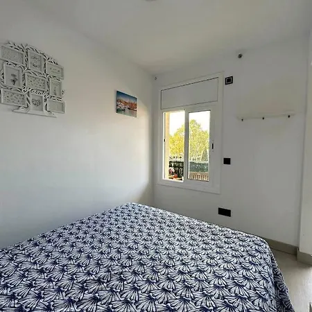 Apartment Beachfront Sant Salvador *